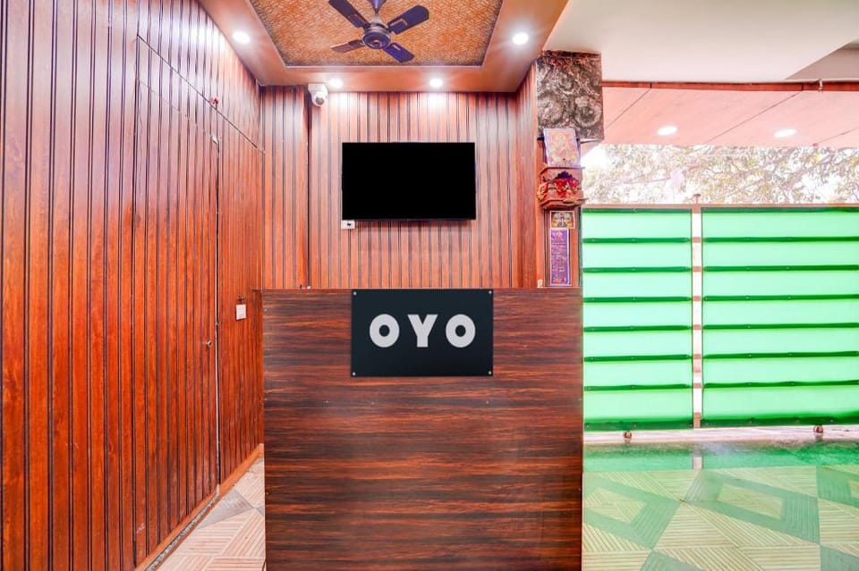 Hotel O Devanshi Palace Hotel in Varanasi