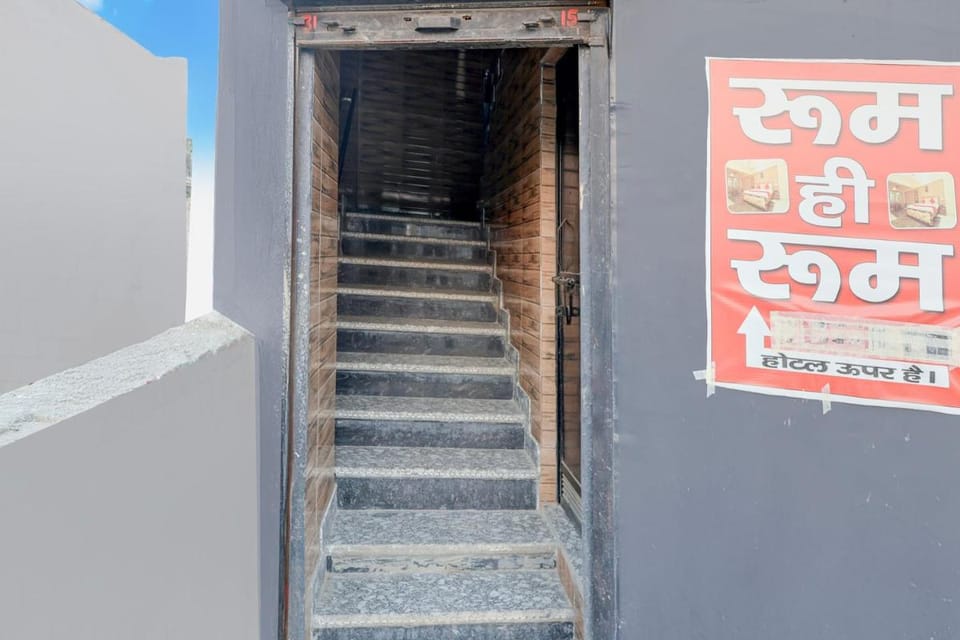 OYO HOTEL RAAS Hotel in Uttar Pradesh