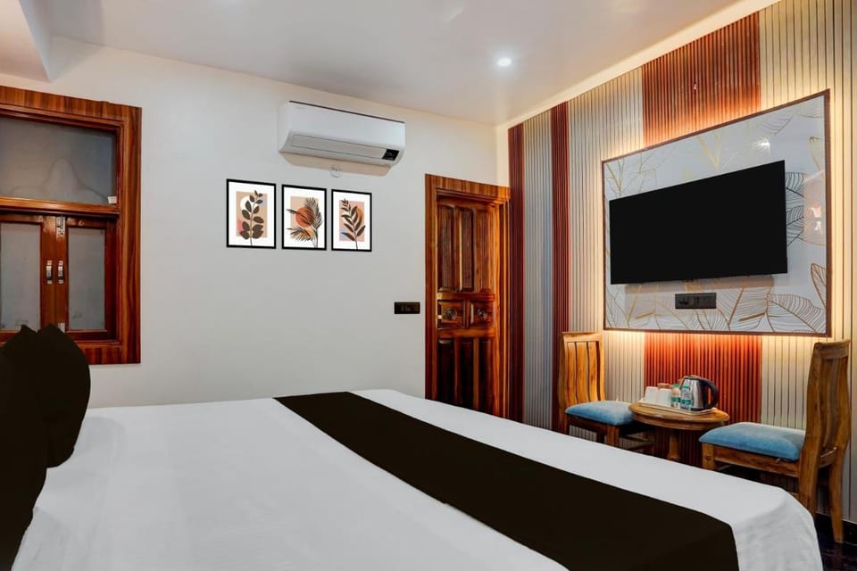 Hotel O Four Season Hotel & Banquet Hotel in New Delhi