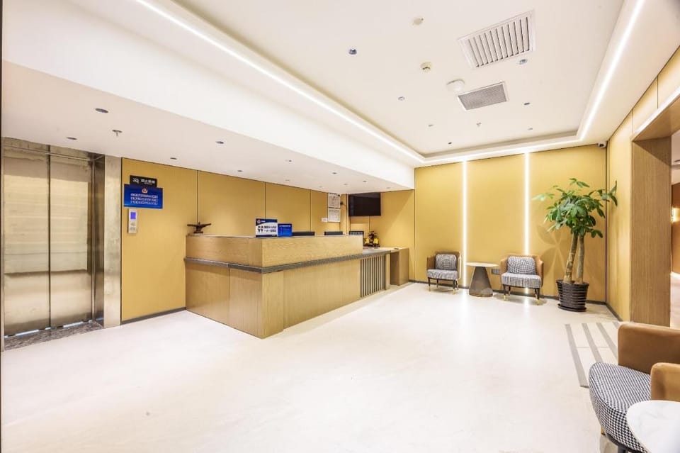 Qingyu Hotel (Beijing Zhongguancun Dazhongsi Subway Station Branch) Hotel in Beijing