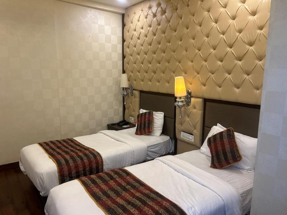 OYO 841880 Adi Hotel in Maharashtra