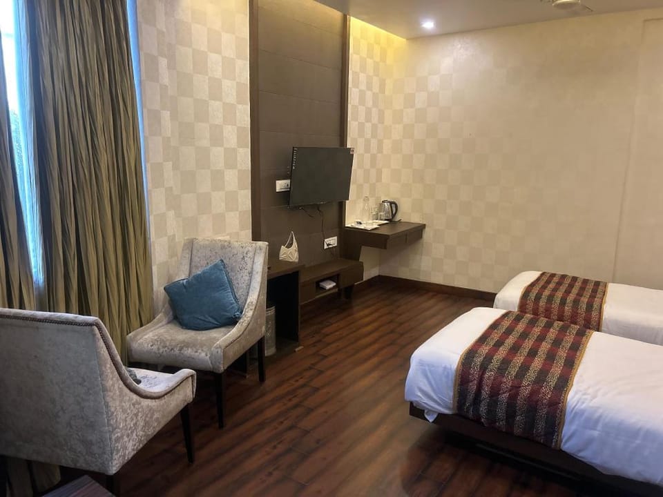 OYO 841880 Adi Hotel in Maharashtra