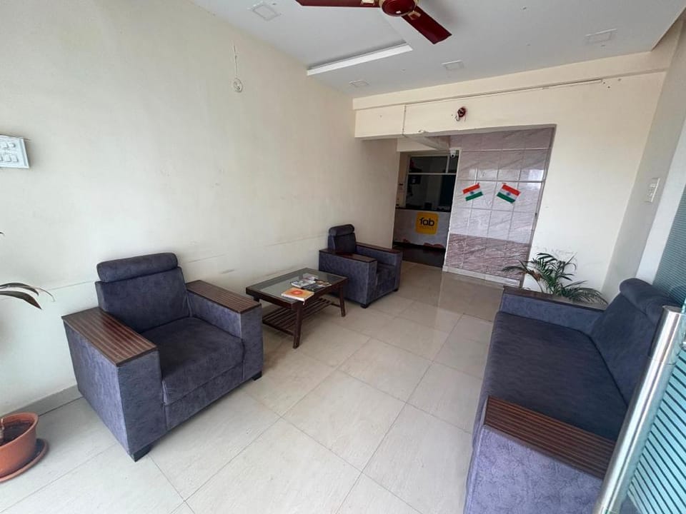 POP 84034D Townhouse Oak Wakad Hotel in Pune