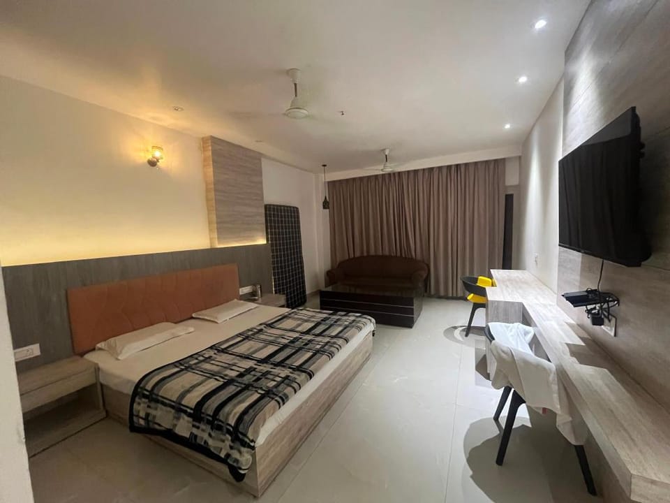 POP 84070H The Alpine Chalet Resort Hotel in Uttarakhand