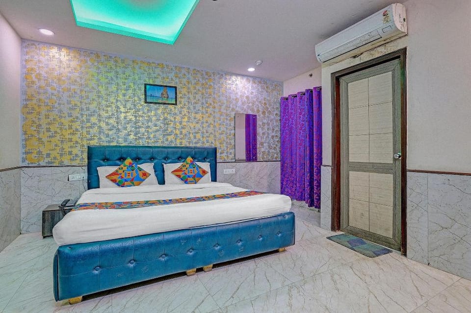 FabHotel Redisston Hotel in Noida