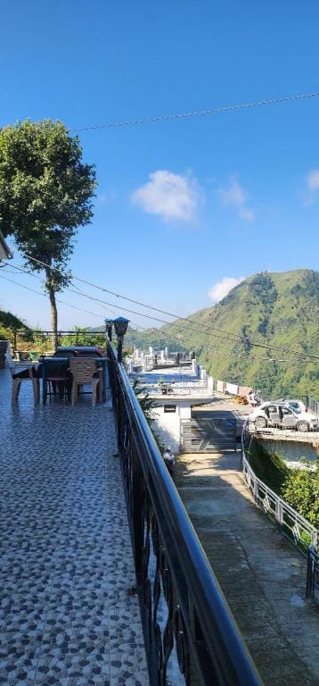 Monal Cafe and Homestay Hotel in Uttarakhand