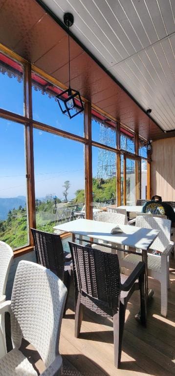Monal Cafe and Homestay Hotel in Uttarakhand