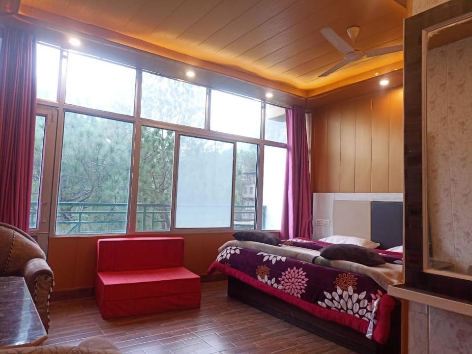 Hotel Pine View Villa Hotel in Himachal Pradesh