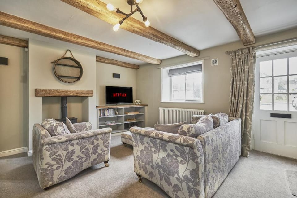 Hayy Bondgate Cottage 3 Bedroom Harewood Hotel in Borough of Harrogate