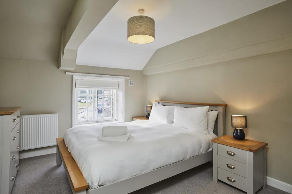 Hayy Bondgate Cottage 3 Bedroom Harewood Hotel in Borough of Harrogate