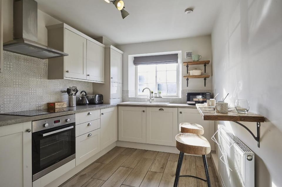 Hayy Bondgate Cottage 3 Bedroom Harewood Hotel in Borough of Harrogate