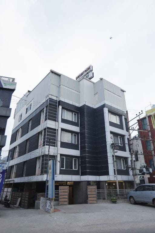 Everest Park Residency Hotel in Tamil Nadu