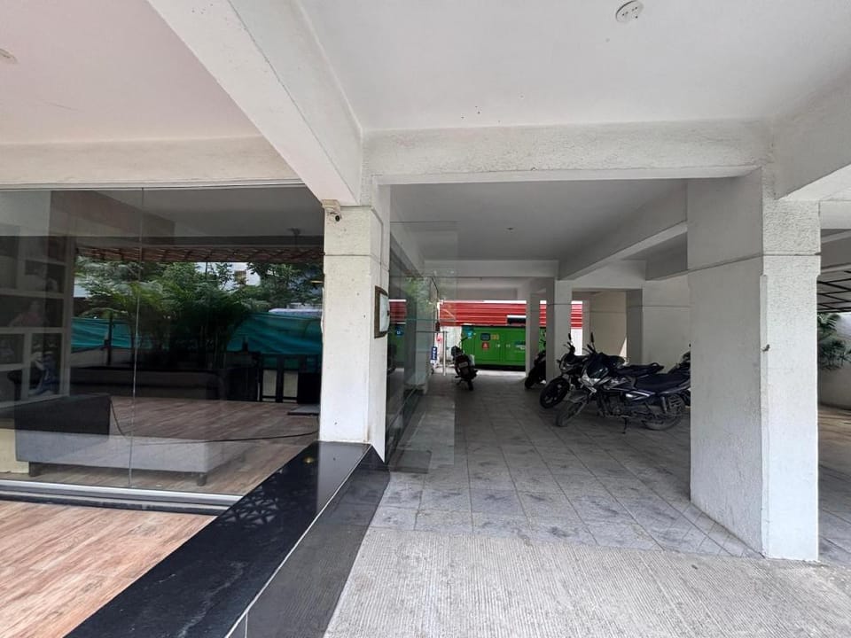 POP 84085G Utr 30 Pimpri Hotel in Pune