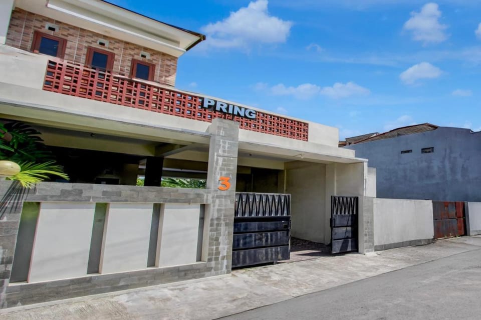 OYO 95088 Homestay Omah Pring Hotel in Special Region of Yogyakarta