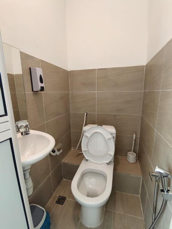 2 Rooms, 1ACC Service Apartment 42 (Up to 6 Pax) Vacation rental in Sabah