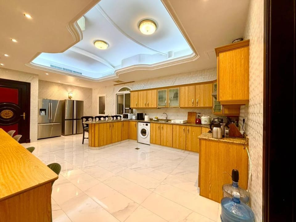 Melt With Luxury Japanese Capsule in Hostel Villa Hotel in Dubai