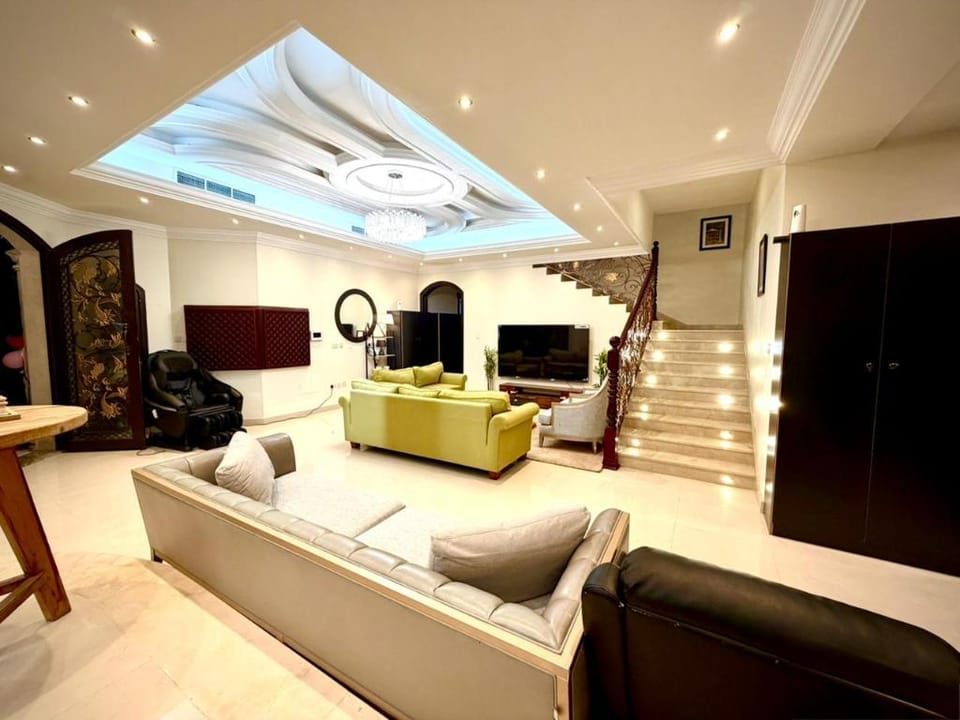 Ultra-Clean Capsule Hostel  Modern Stay Villa Hotel in Dubai