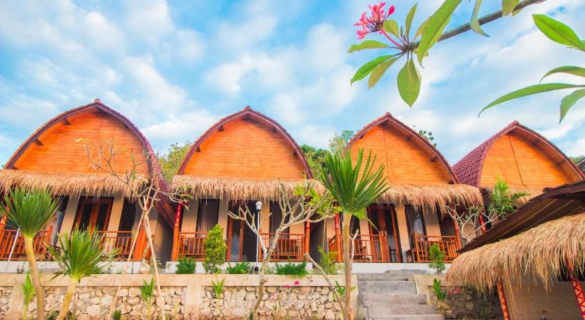 Dayuh House Campground/ 
RV Resort in Nusapenida