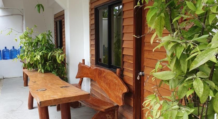 Maui Homestay Bed and Breakfast in General Luna