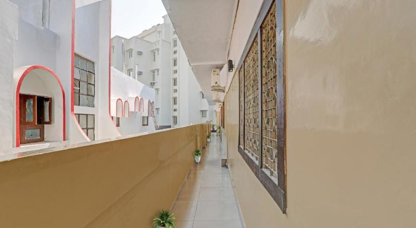 Hotel O 704048 Hotel Wills international Hotel in Lucknow