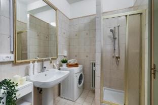 Elegante e raffinato in zona Crocetta by Wonderful Italy Apartment in Turin