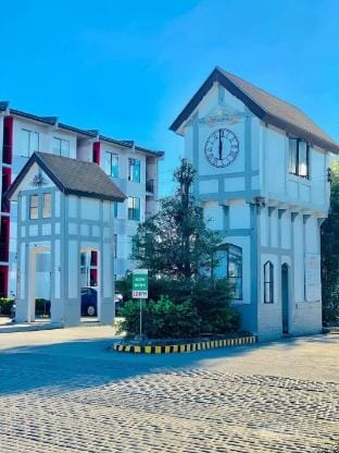 Jade Condo Netflix/Wifi/Karaoke w/Cinema Projector Apartment in Bacoor
