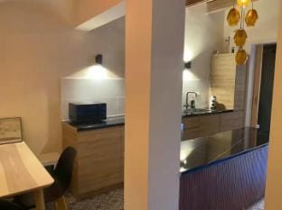 Charming apartment with patio & pool Apartment in L'Hospitalet de Llobregat