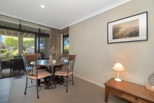 Parnwell Villa Apartment - The Tropical Oasis Apartment in Tauranga