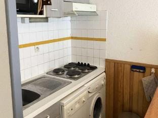 Apartment in Village Center near Ski Bus Stop Apartment in Occitanie