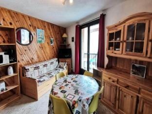 Apartment in Reallon with Slope Access Apartment in Provence-Alpes-Côte d'Azur
