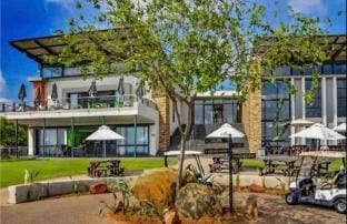 2 Bed in Spectacular Golf Estate Apartment in Roodepoort