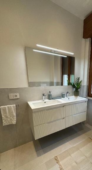 [Arena a piedi] 3 camere, 2 bagni + parking Apartment in Verona