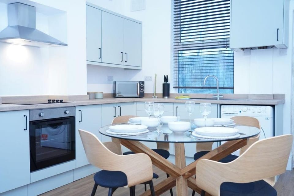 Unique 3-Bed | Free Parking | Near Meadowhall & M1 Apartment in Rotherham