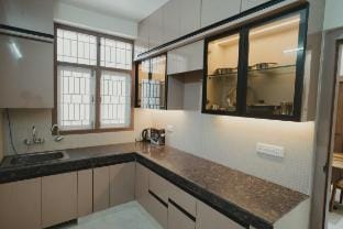 Luxe 3Bhk/Assi Road & 10 Mins to temple Apartment in Varanasi