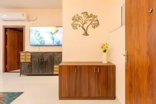10 Mins to Vishwanath Temple 8Bhk Host upto 20 Apartment in Varanasi
