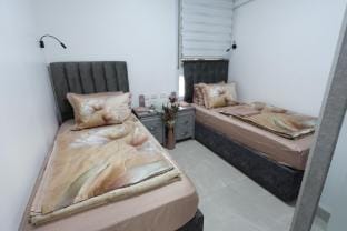 יחידה חלומית בגאולה-המרכז התוסס של ירושלים  Apartment in Jerusalem