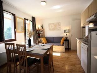 Residence Jardins Du Ramel for 6 people Apartment in Occitanie