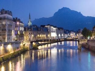 Le Jaures T2 Fully equipped Balcony Wifi Apartment in Grenoble