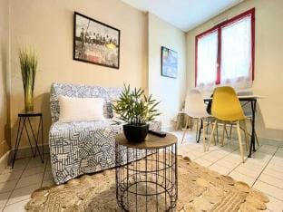 Fully Equipped Gem Stay, Le Felix Apartment in Grenoble