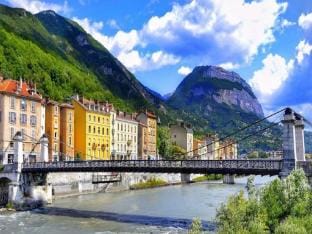 Fully Equipped Gem Stay, Le Felix Apartment in Grenoble