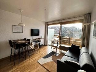 Studio in Vieil Alpe near Ski Lifts Apartment in Huez