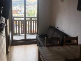 Apartment in Quartier des Bergers by Ski Lifts Apartment in Huez