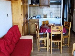 Apartment in Avenue des Jeux with Mountain Views Apartment in L'Alpe d'Huez