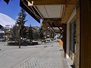 Apartment in Avenue des Jeux with Mountain Views Apartment in L'Alpe d'Huez
