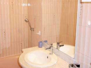 Studio in France near Bergers Ski Lifts Apartment in Huez