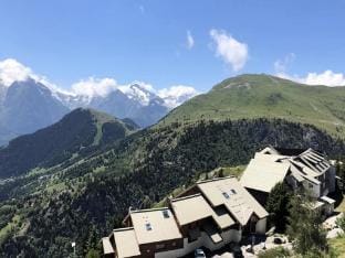 Apartment in Alpe dHuez near Gondola Apartment in Huez