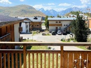 Studio in Rif Nel with Ski Slope Access Apartment in Huez
