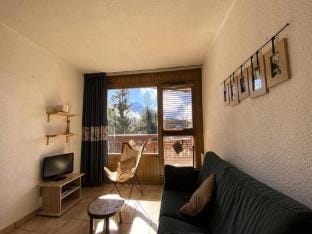 Apartment in Les 2 Alpes near Ski Lifts Apartment in Les Deux Alpes