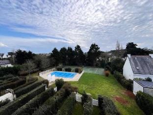 Residence with Swimming Pool and Beach Apartment in Quiberon