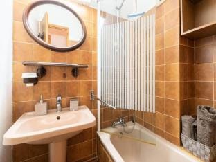 Residence H.th.ii for 4 people Apartment in Saint-Lary-Soulan